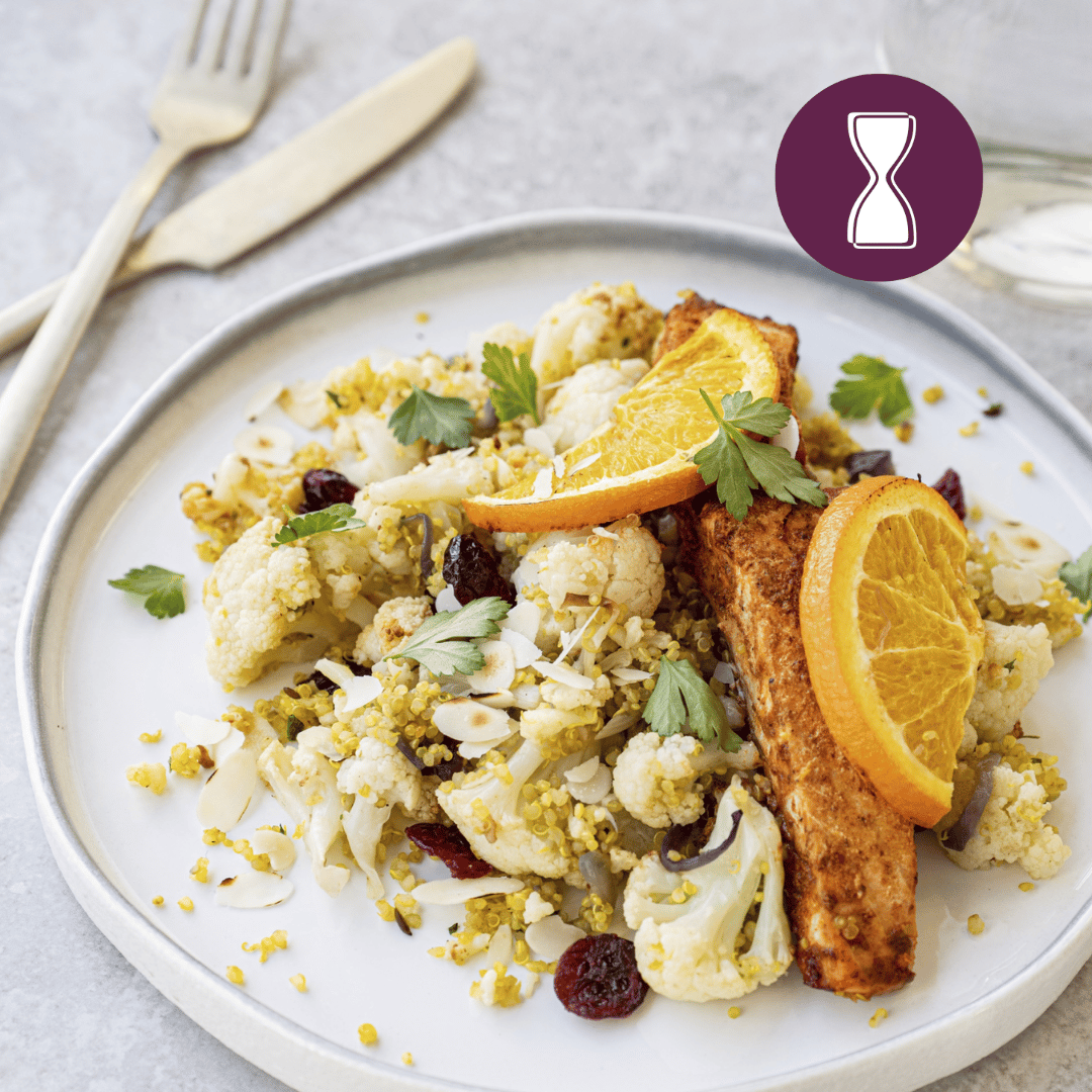 Afslank: Quinoa pilaf met zalm en bloemkool