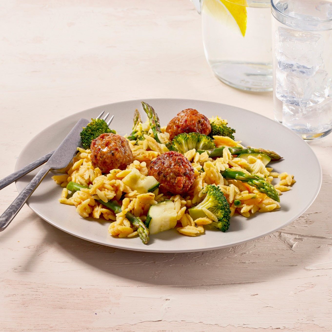 Vriesverse Orzo met kipballetjes en groene asperges bestellen bij freasy.nl